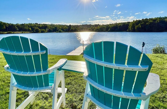 Lakefront, game room, firepit, kayaks, pedal boat, frog mat, canoe