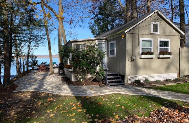 Lakefront Getaway - 1 hr fr NYC