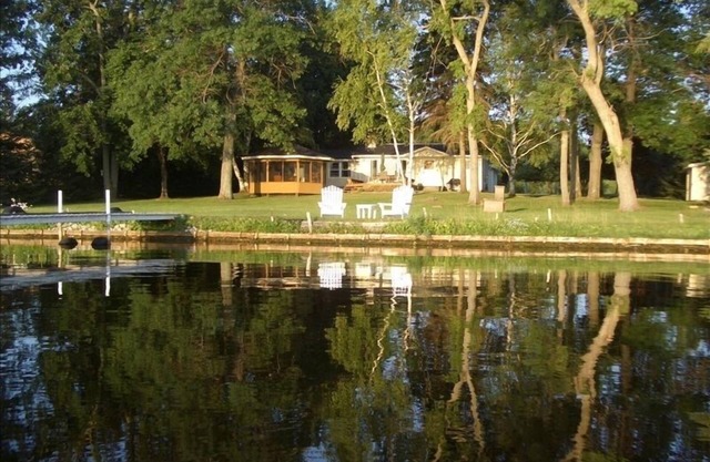 Lakefront Getaway on Beautiful Lake Noquebay