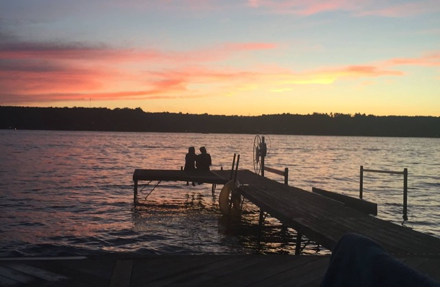 Lakefront getaway perfect for 2-3 families traveling together sleeps17+ guests