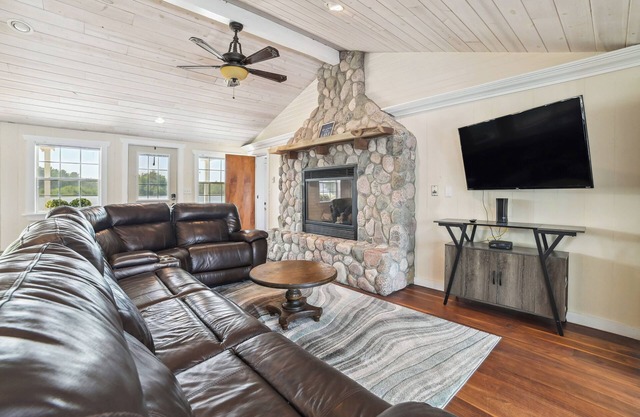 Lakefront Gladwin Vacation Rental w/Deck & Dock!