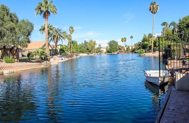 Lakefront Hacienda with Pool, Hot-tub, Tennis