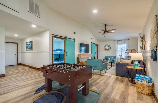 Lakefront House With Game Room & Fenced Backyard