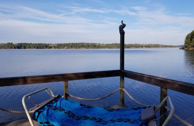 Lakefront living / up to 18 people! 2 nearby lakefront properties in 1 booking