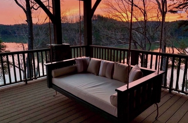 Lakefront Log Luxury - 4400 sqr ft w/private dock