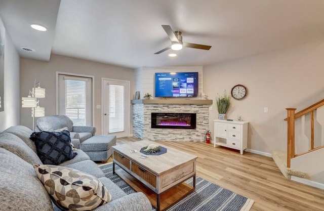 Lakefront Luxury 212 · Lakefront Luxury for Families or Couples