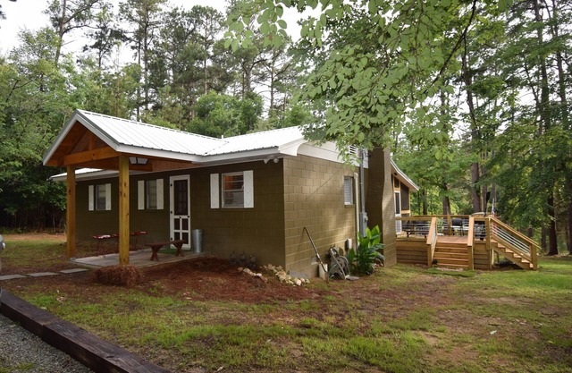 Lakefront/View, 2 bed/1 full and 1/2 bath renovated Strom Thurmond/Clarks Hill