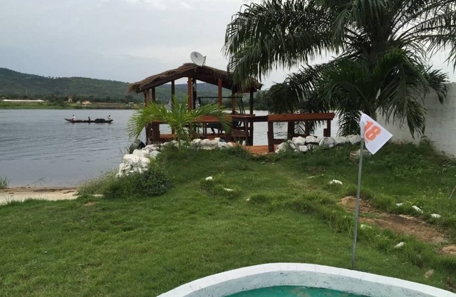 Lakefront view rooms