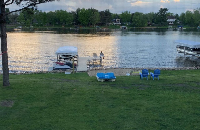 Lakefront Wisconsin home minutes from Sand Valley, w/pontoon boat rental option