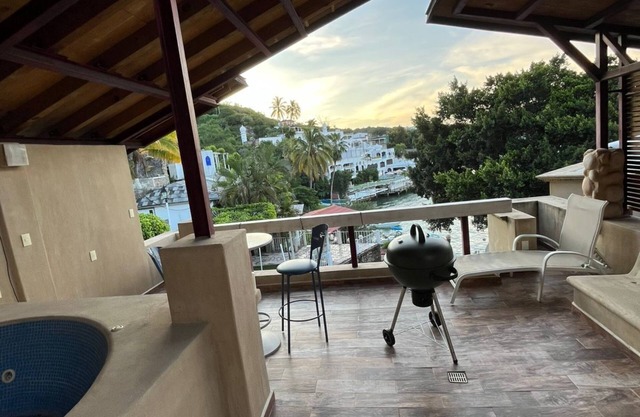 Lakehouse, beautiful house in front of the lake of Tequesquitengo.