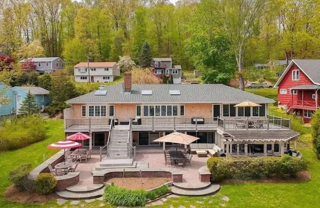 Lakehouse with Private Beach, Opt Pontoon Rental