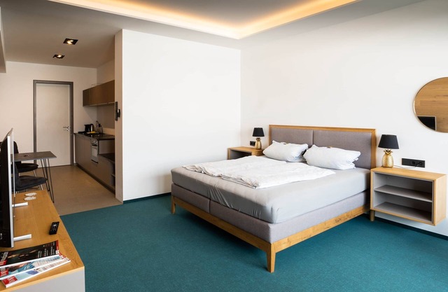 Lakeside Apartment 1