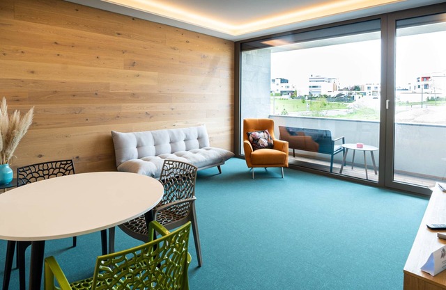 Lakeside Apartment 5