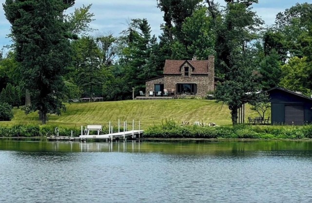 Lakeside Cottage - Amazing WI lake cabin perfect for the family