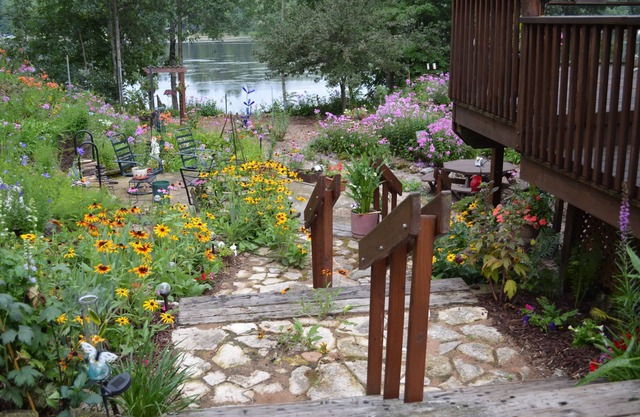 Lakeside Gardens, New Waterfront Property, 1100 sq. ft, 2 Bed, 1 Bath Sleeps 6