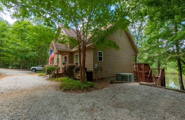 Lakeside home-minutes to Callaway Gardens, FDR Park & Impact 360 Institute