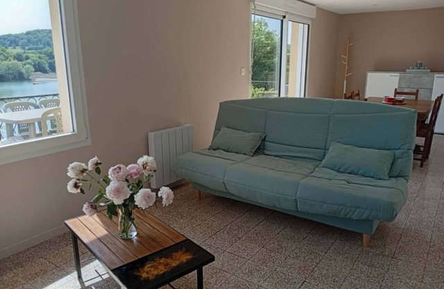 Lakeside house 10min from Langres