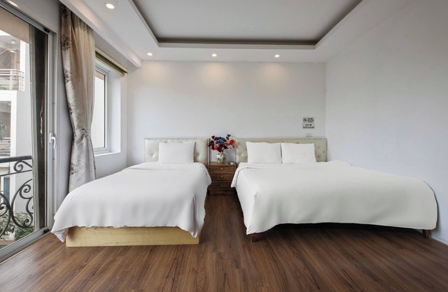 Lakeside House - Hanoi