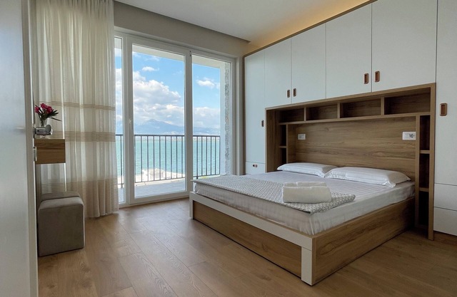 Lakeside Villa with Breathtaking Views