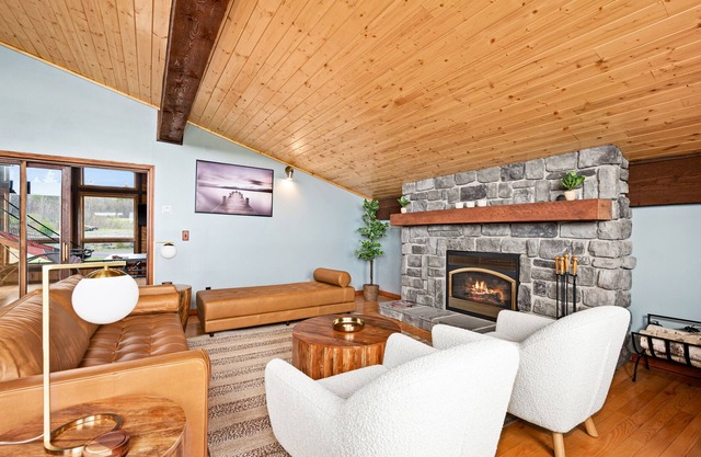 Lakeview chalet by Gooseberry Falls with sauna