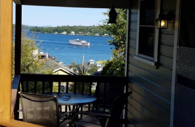 Lakeview House & Cottages