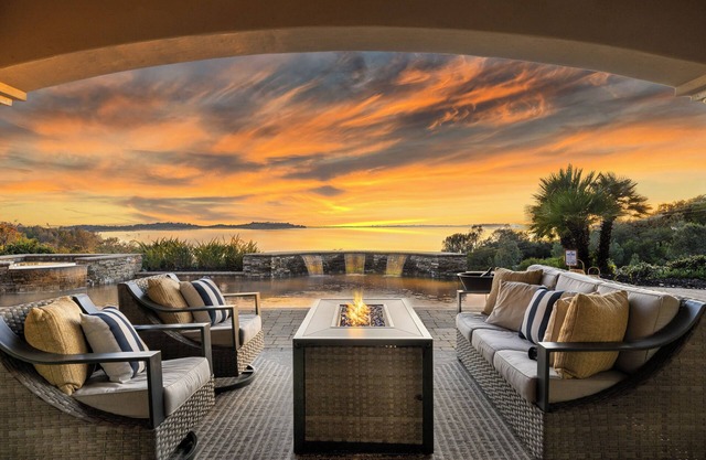 Lakeview Luxury: Pool—Spa—Fire Pit + 7BR Villa