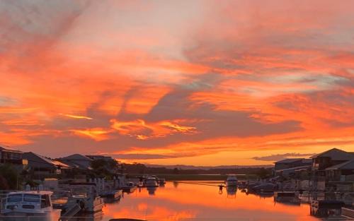 Lakeview Yamba Water Front Access 1 small Pet Friendly