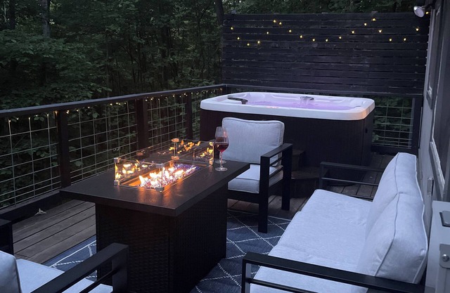 Lakota Cabin ~ mountain retreat Hot tub EV Charger