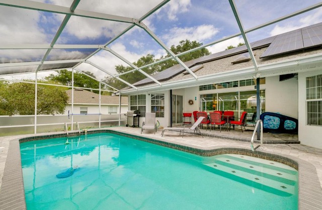 Lanai and Grill Sunny Home Near Rainbow Springs!