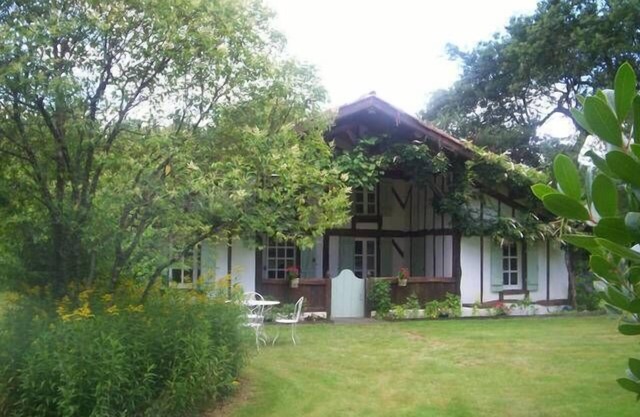 Landes House 4 bedrooms, 10 pers., Private swim pool, fenced, quiet and charming