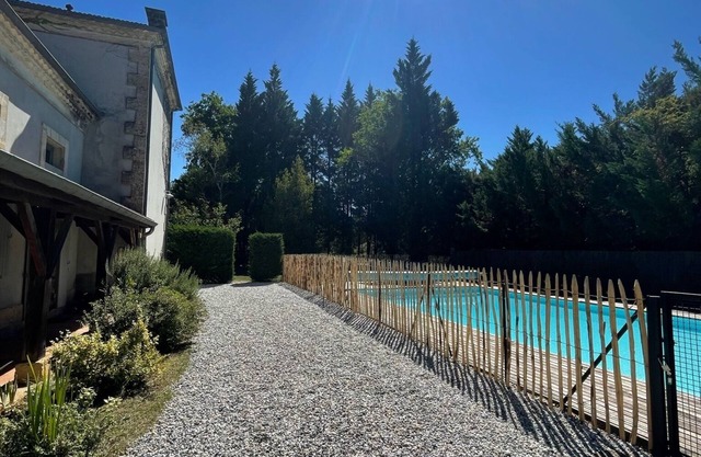 Landes, quiet, Large House with Swimming Pool