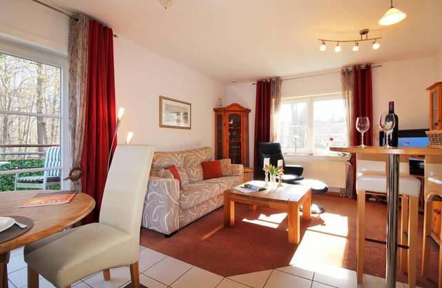 Landhaus Ostseeblick WE 13: friendly 2-room apartment with balcony close to the beach