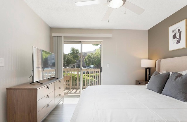 Landing at Vanguard - 1 Bedroom in Newberry