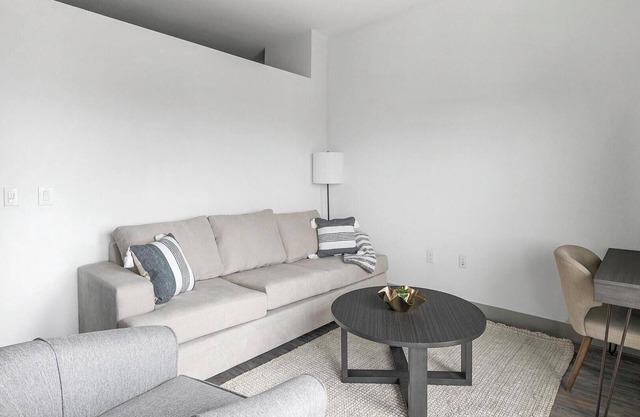 Landing | Beautiful 1BD, Pool, Clubhouse