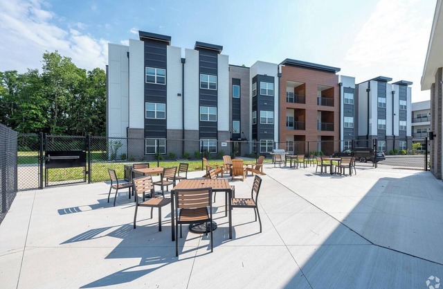 Landing | Beautiful 1BD, Clubhouse, Courtyard