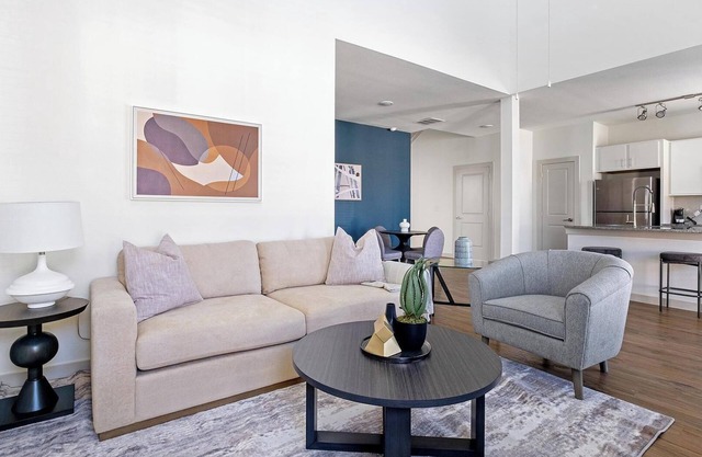 Landing | Spectacular 3BD, Gym, Pool