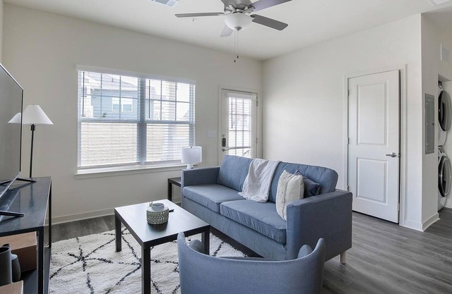 Landing | Spectacular 1BD, Pool, Gym