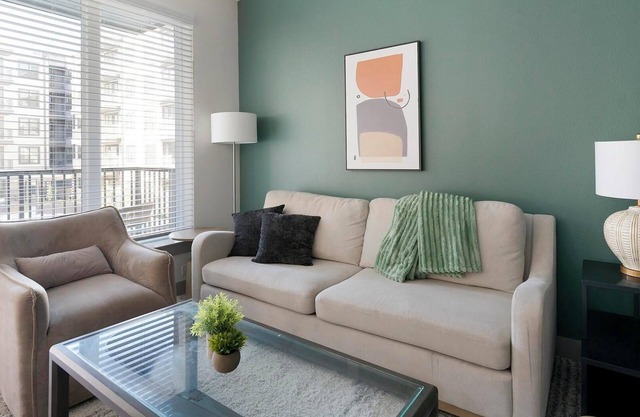 Landing | Stunning 1BD, Gym, Courtyard