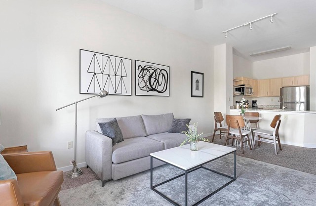 Landing | Stunning 1BD, Gym, Pool