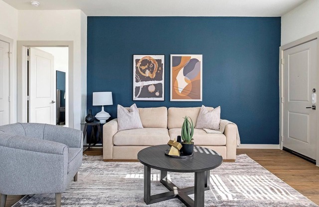 Landing | Stunning 3BD, Gym, Pool