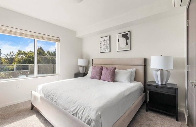 Landing | Stylish 1BD, Gym, Clubhouse