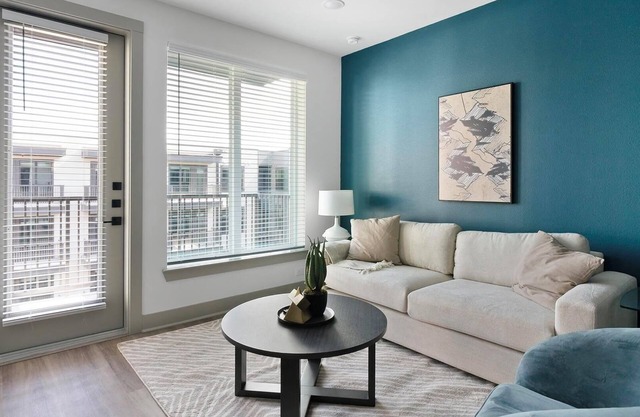 Landing | Stylish 1BD, Pool, Gym