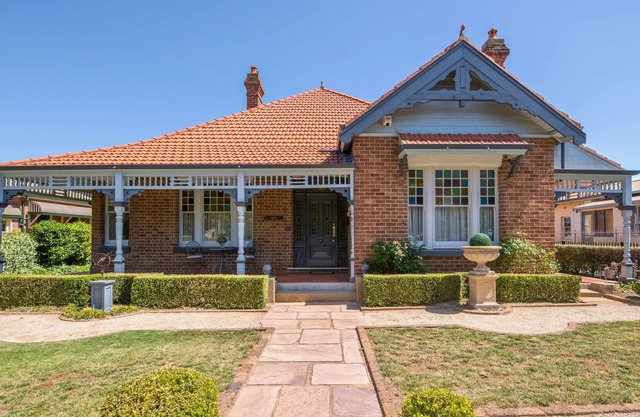 Lansdowne - Grand Byng St Heritage Home in CBD