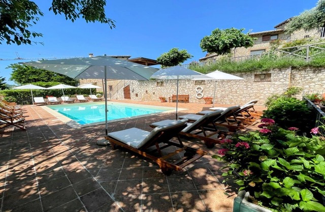 Large 2 bedroom cottage, large private garden, private village, extensive ground