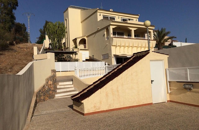 Large 4 bedroom detached villa private pool in walled garden. 5 minute to Sea.