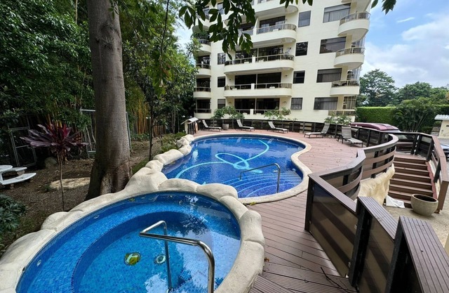 Large 4Bed/3Bath Apartment in Escazu with Pool!n