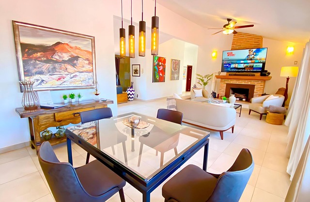 Large Ajijic 2 Bedroom Retreat with Modern Amenities & Centrally Located