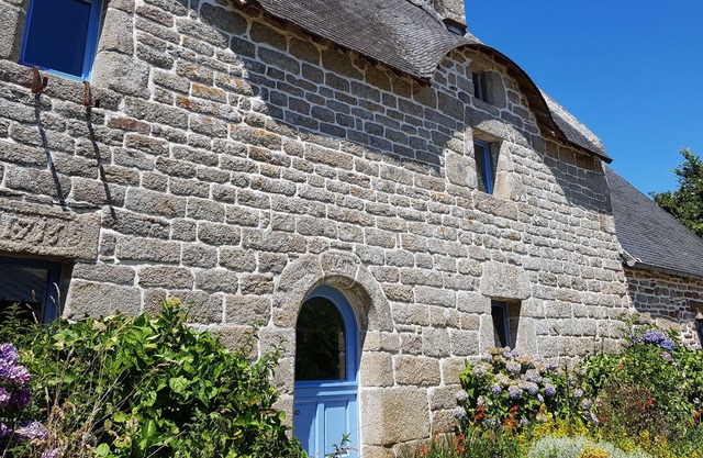 Large and beautiful 17th century house, 10 minutes from the beach by car