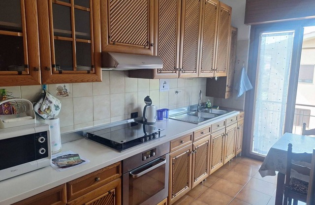 Large and bright apartment in residential area, 6 bus stops from metro A