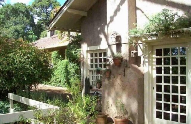 Large and charming house mountains, overlooking the valley and central location